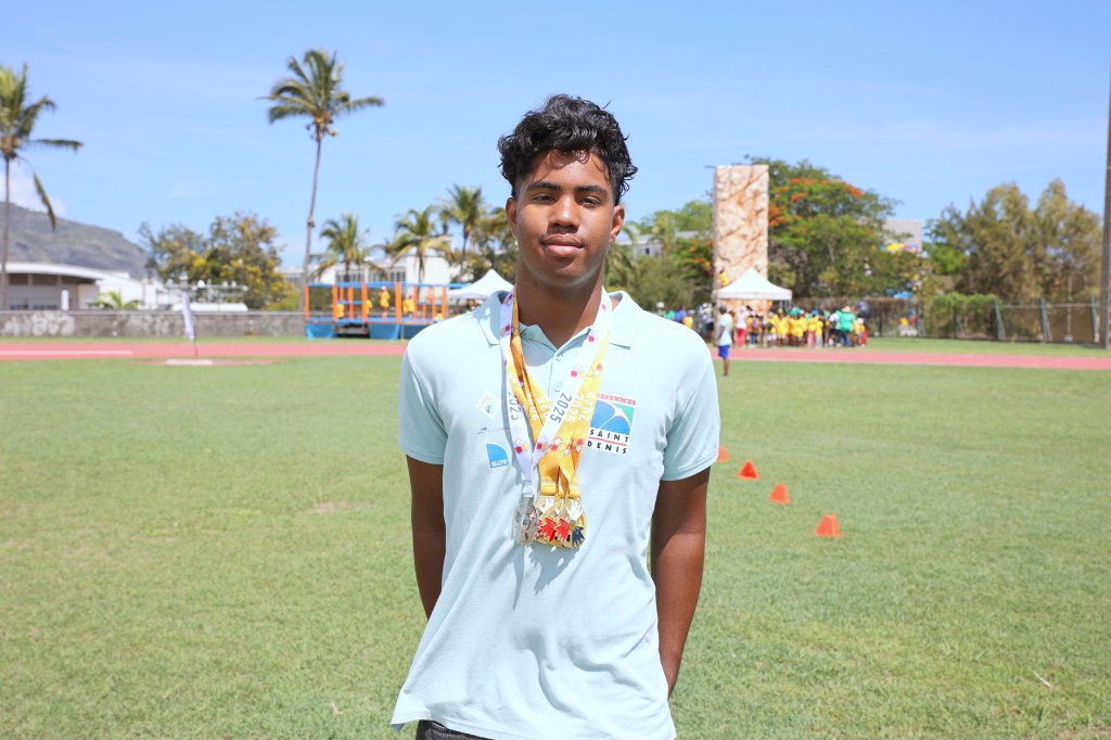 Il a 15 ans et 11 titres nationaux : Découvrez Ethan Grondin, le cador des&nbsp;bassins